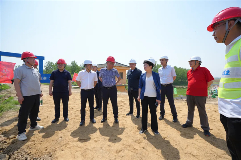 周庆荣一行赴钟祥市金刚口排水闸项目开展“五一”节前及度汛安全检查